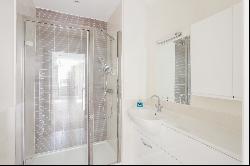 Humphris Place, Cheltenham, Gloucestershire, GL53 7FB