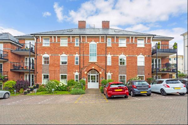 Humphris Place, Cheltenham, Gloucestershire, GL53 7FB