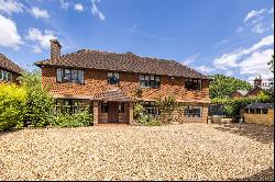 Bookhurst Road, Cranleigh, Surrey, GU6 7DN