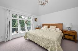 Ember Lane, East Molesey, Surrey, KT8 0BS