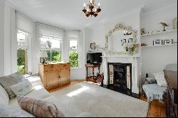 Hurstfield Road, West Molesey, Surrey, KT8 1QU