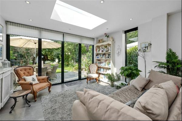 Winterdown Road, Esher, Surrey, KT10 8LP