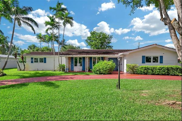 8260 SW 145th St, Palmetto Bay FL 33158