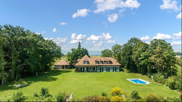 Property In A Vineyard With Swimming Pool, Etoy, 1163