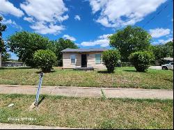 2123 Amanda Avenue, Fort Worth TX 76105