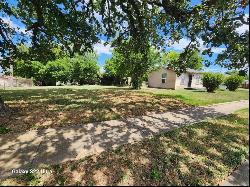 2123 Amanda Avenue, Fort Worth TX 76105