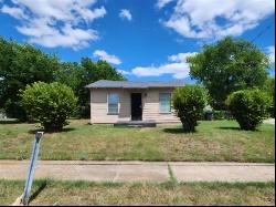 2123 Amanda Avenue, Fort Worth TX 76105