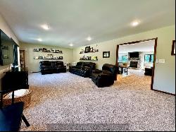 654 S Shady Bend Rd, Grand Island NE 68801