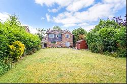 Oathall Avenue, Haywards Heath, West Sussex, RH16 3ES