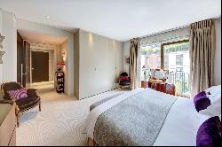 Holly Lodge, Thornwood Gardens, London, W8 7EW