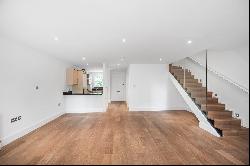 Holm Oak Mews, London, SW4 8BS