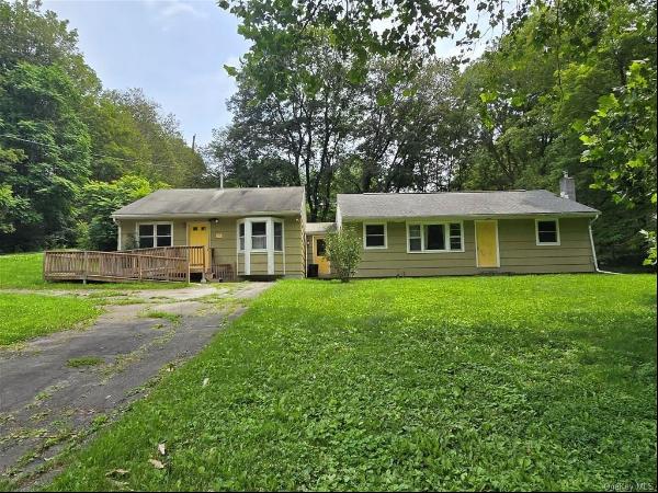 10 Rogers Road, Hyde Park NY 12538