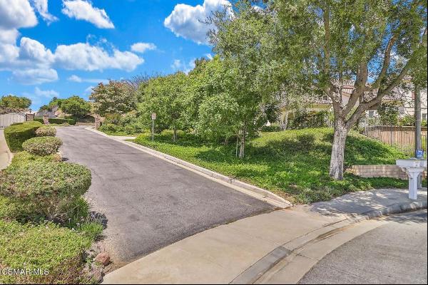 325 Briar Bluff Circle, Thousand Oaks CA 91360