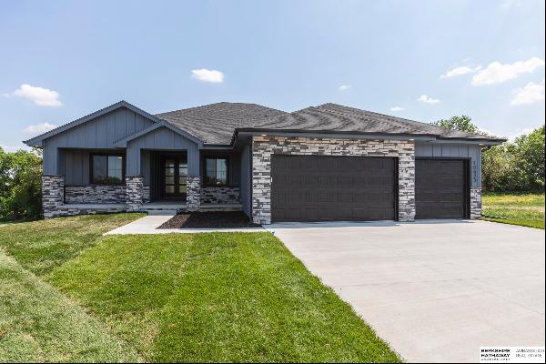 7659 Swallowtail Street, Papillion NE 68046