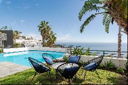 Arcadia Road, Fresnaye, Cape Town, 8005