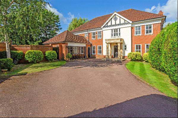 Queens Acre, Windsor, Berkshire, SL4 2BE