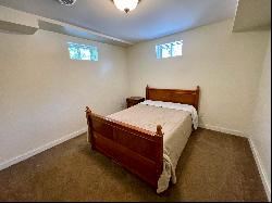 Two Bedroom Cape in Newbury