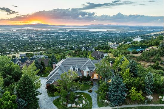 Secluded Bountiful Bench Estate with Captivating Views