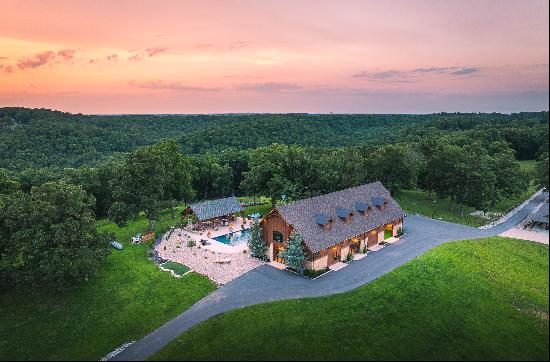 Luxury Compound Retreat in the Heart of the Ozarks