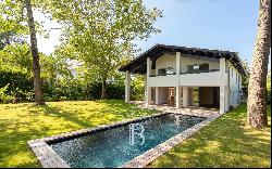 ANGLET CHIBERTA, MAGNIFICENT VILLA OF 280 M² WITH SWIMMING POOL