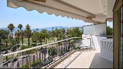 Cannes Croisette Sea view magnificent 3-bedroom apartment entirely renovated