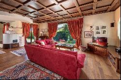 Elegant detached villa: the perfect hideaway between Como and Varese