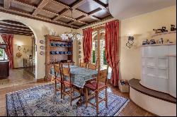 Elegant detached villa: the perfect hideaway between Como and Varese