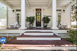 Town Center Home With Carriage House Near WaterColor Beach Club