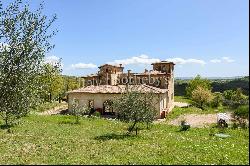 Fascinating property with vineyards and olive groves