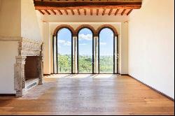 Fascinating property with vineyards and olive groves