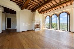 Fascinating property with vineyards and olive groves