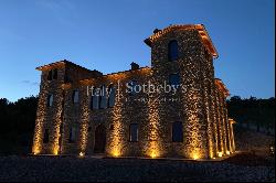 Fascinating property with vineyards and olive groves