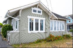 Stunning Coastal Bungalow