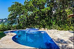 Seaside house in exclusive and secure gated community