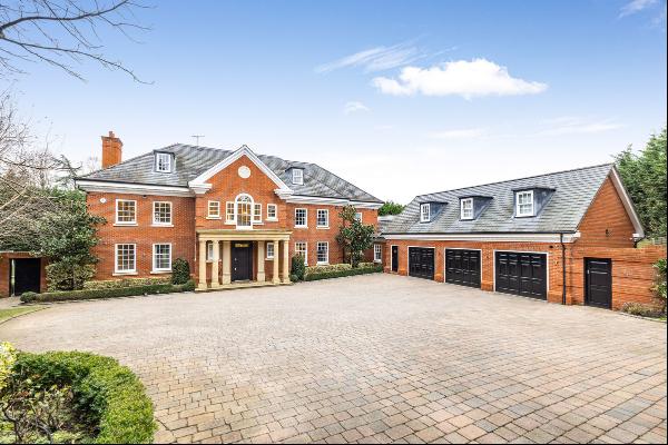 Queens Drive, The Crown Estate, KT22