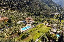 Private Villa for sale in Camaiore (Italy)