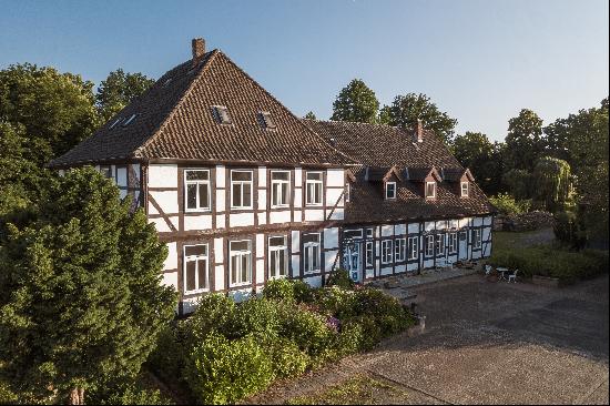 Rittergut Langreder: Historic manor house with lots of potential and idyllic est