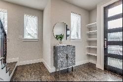 Modern and Up-to-date Two Bedroosqm.5 Bath Walking Distance to Baylor Hospital