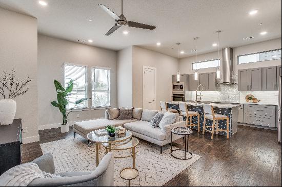 Modern and Up-to-date Two Bedroosqm.5 Bath Walking Distance to Baylor Hospital