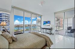 50 S Pointe Dr, #1704, Miami Beach, FL