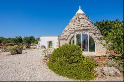 Splendid Trulli with Infinity Pool