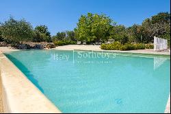 Splendid Trulli with Infinity Pool