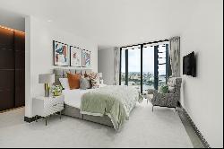 A spectacular 31st floor apartment boasting 2,183 Sq Ft of luxury living space