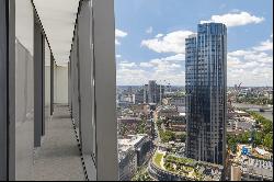 A spectacular 31st floor apartment boasting 2,183 Sq Ft of luxury living space