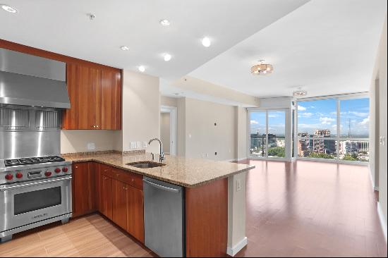 Incredible Residence at Terminus with Stunning Downtown and Mountain Views