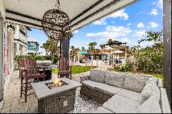 Poolside 30A Beach Retreat With Fenced Yard And Covered Patio