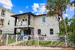 Poolside 30A Beach Retreat With Fenced Yard And Covered Patio