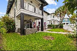 Poolside 30A Beach Retreat With Fenced Yard And Covered Patio