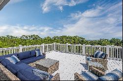 Meticulously Maintained Custom Home With Gulf Views From Rooftop Deck