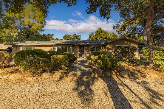 979 Shippee Lane, Ojai, CA 93023